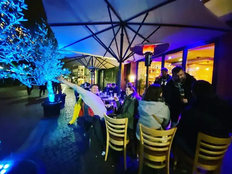 Abendstimmung auf der Terrasse am Schillerplatz